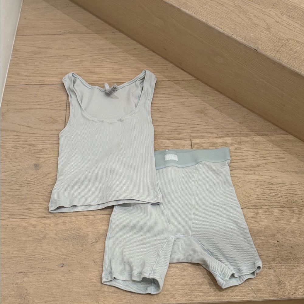 SKIMS Cotton Rib Boxer XS + Tank S Set in Limited Edition color FROST
